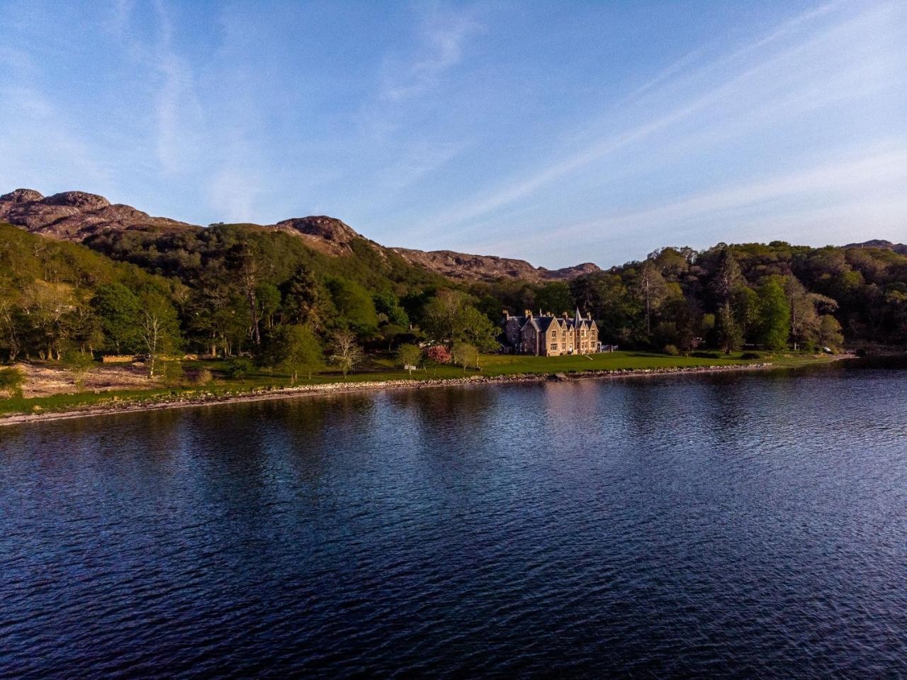 Shieldaig Lodge Hotel Герлох Екстериор снимка